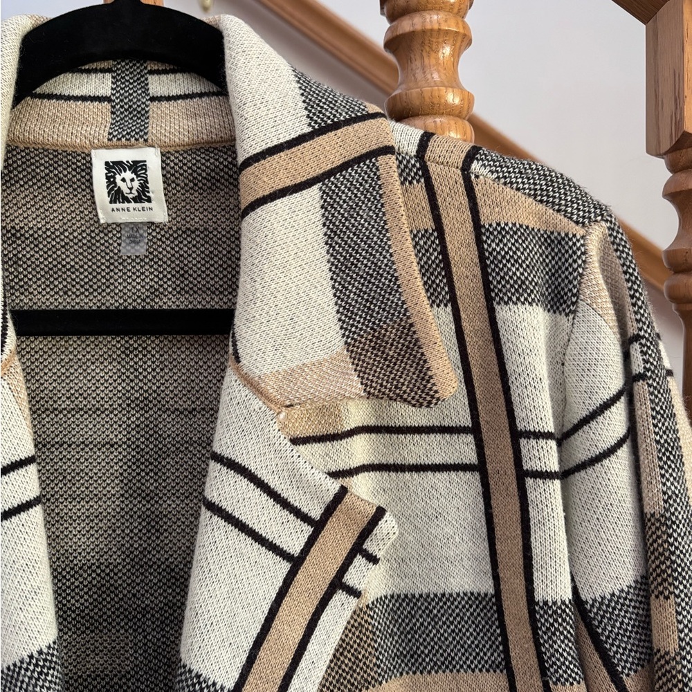 Anne Klein Plaid Blazer in Brown and Cream - Picture 3 of 5